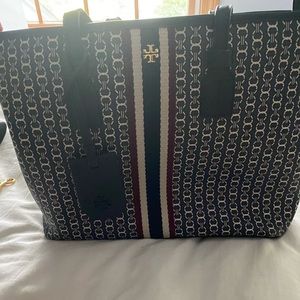 SOLD! Barely used Tory Burch purse